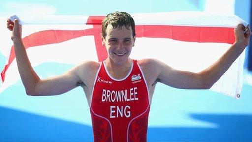 Alastair Brownlee wins triathlon gold in Glasgow