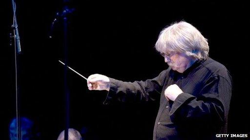 Karl Jenkins, yr arweinydd