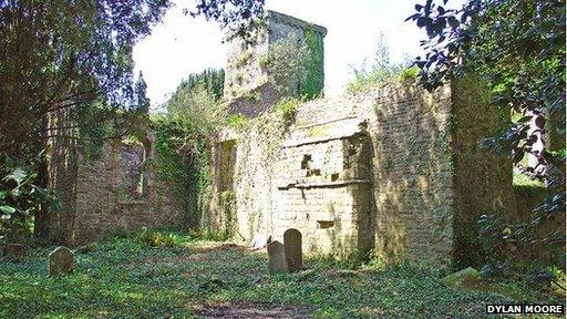 Hen eglwys y plwy, Slebets