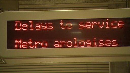 Metro delays sign