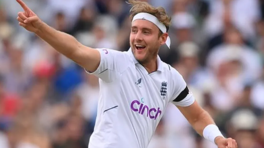 Stuart Broad celebrates a wicket