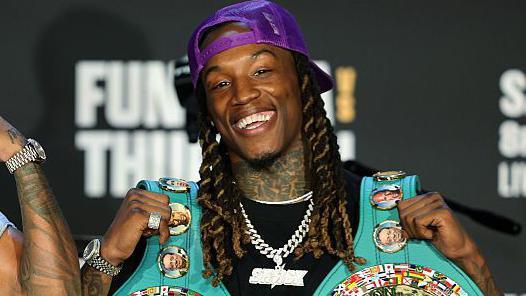 WBC champin O'Shaquie Foster