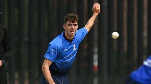 Gavin Hoey in action for Leinster Lightning