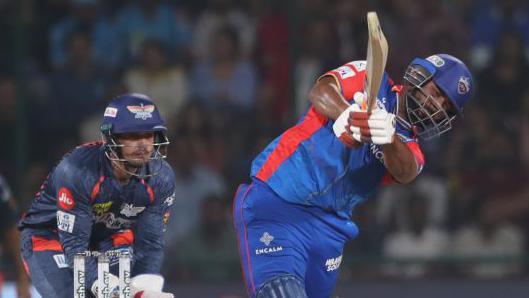 Rishabh Pant batting for Delhi Capitals