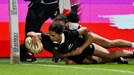 Braxton Sorensen-McGee scores a try for New Zealand against Canada