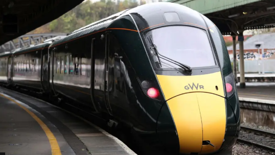 Image of GWR train waiting at Bristol Station. It is the newest model of the train.