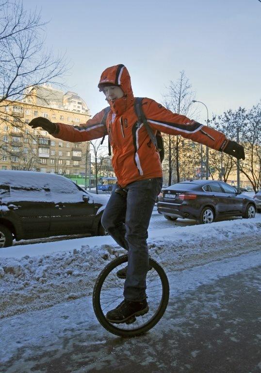 Monocyclist at a mass cycling event in Moscow, 8 January 2017