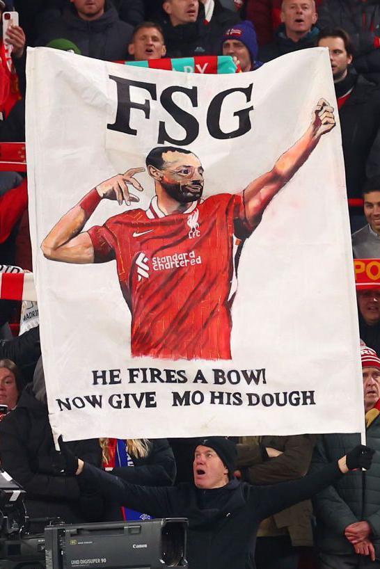 Liverpool fans want Mohamed Salah to be given a new contract