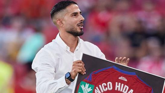 Nico Hidalgo at a special presentation after his retirement in 2022