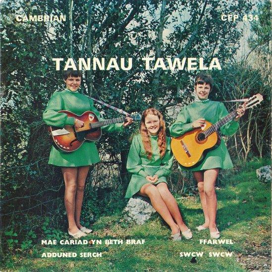 Clawr Record Tannau Tawela