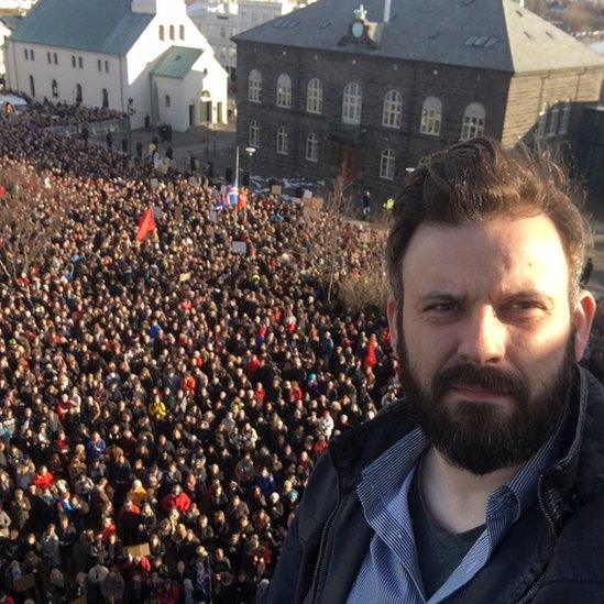 Ragnar Hansson selfie at Austurvollur