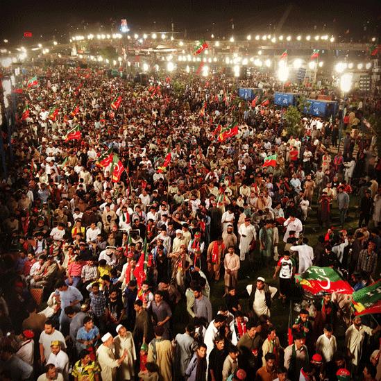 Supporters of Imran Khan at the Lahore rally, 29 April 2018