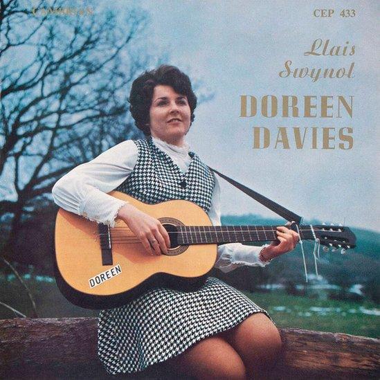 Clawr Record Doreen Davies