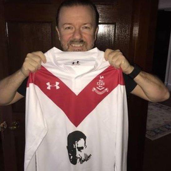 Ricky Gervais with Airdrieonians shirt