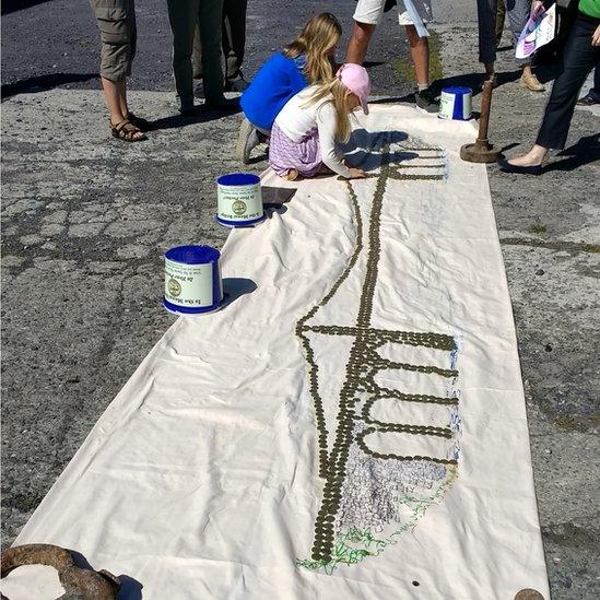 Bridge image made out of £1 coins