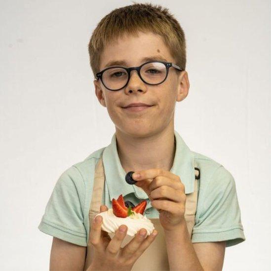 junior-bake-off-contestant.