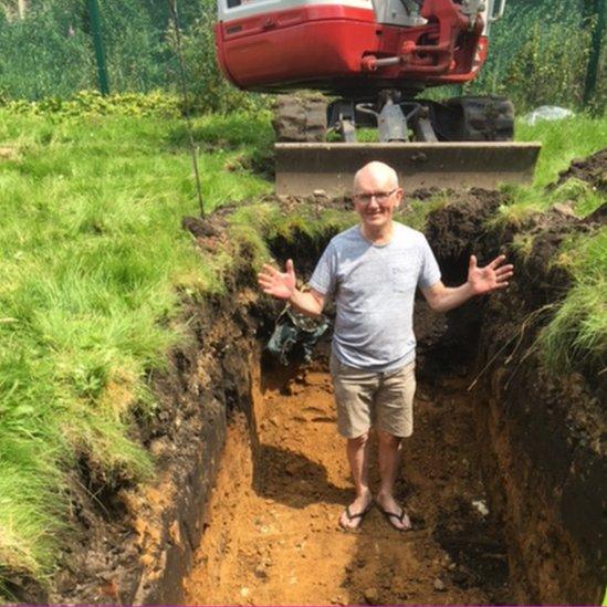 Mr Edwards in the grave