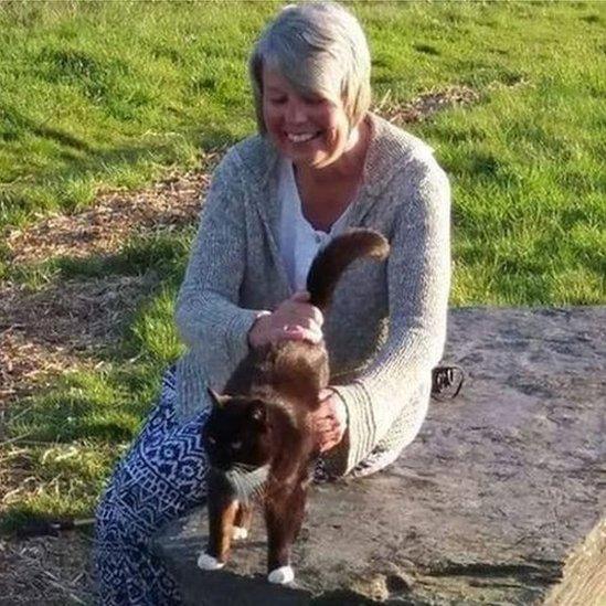 Linda Joyce-Jones with Rosa the cat