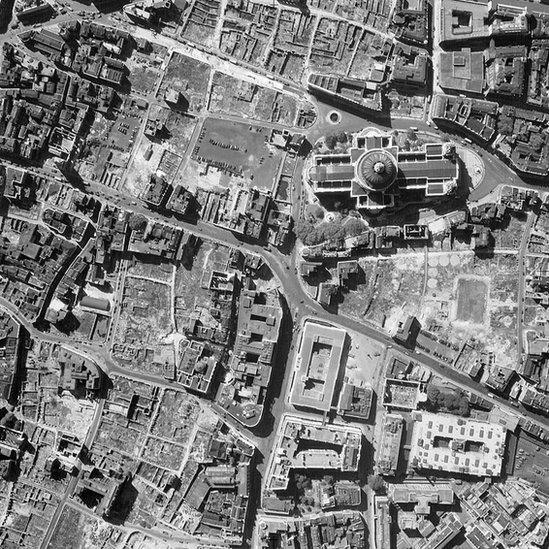 St Paul’s Cathedral, City of London. A post-war vertical aerial photograph taken by the RAF shows the devastation around St Paul’s Cathedral.