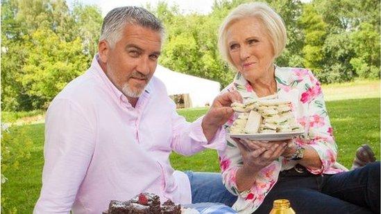 Paul Hollywood and Mary Berry with cakes