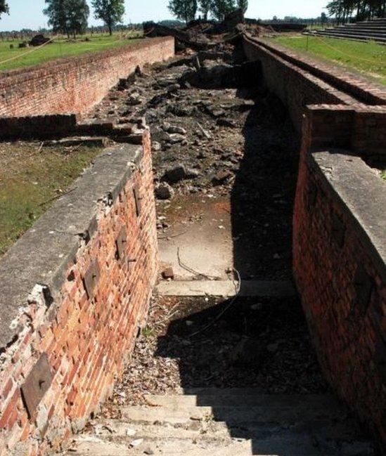 Entrance to the changing room, of gas chamber and crematorium III