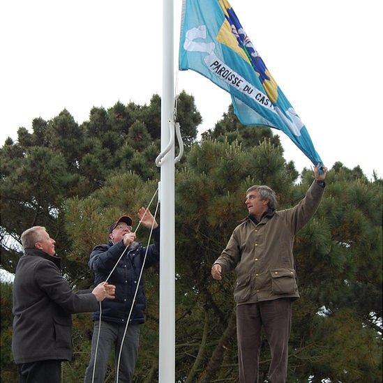 Castel parish flag raised on Le Guet mast