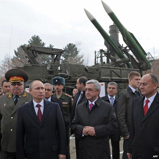 Russian President Vladimir Putin and Armenian President Serzh Sarkisian at the Russian military base in the Armenian city of Gyumri