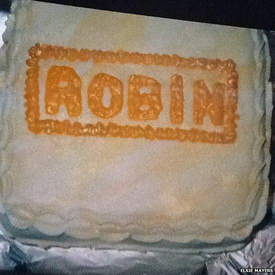 Cake with Robin Williams name