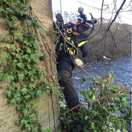 Worker on Pontcysyllte Aqueduct