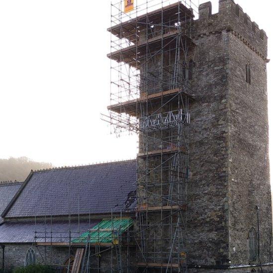 eglwys llandysul