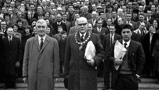 Motorcade to Stormont