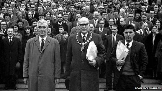 Motorcade to Stormont