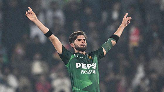 Shaheen Afridi celebrates taking a wicket