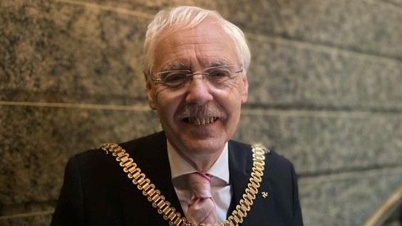 Lord Mayor of Liverpool councillor Richard Kemp wearing his mayoral chain