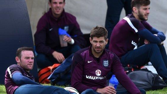 Wayne Rooney & Steven Gerrard relax during England training