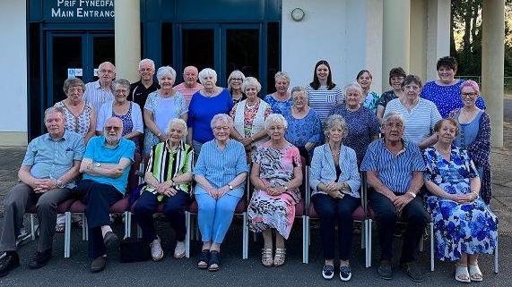 Pwyllgor yr eisteddfod yn 2024