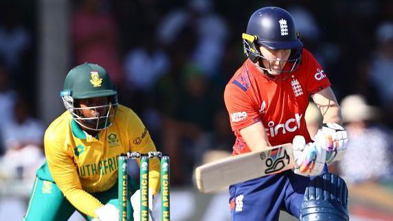 Nat Sciver-Brunt batting v South Africa