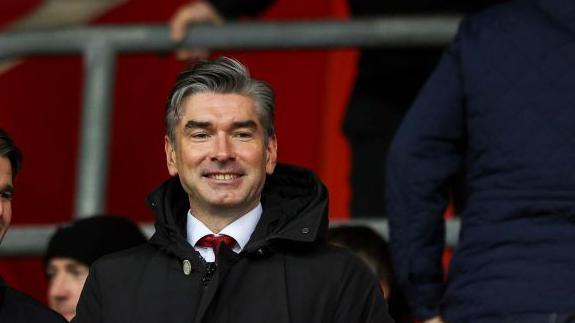 Bournemouth vs Liverpool: Richard Hughes praised by Arne Slot - BBC Sport