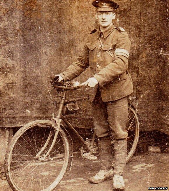 A British Army soldier with a bike in 1916