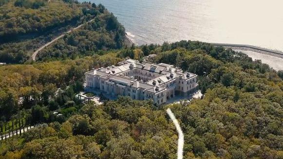 Navalny says the investigation into Putin's palace on the Black Sea took months 