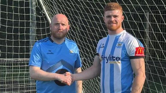 Cathal McShane signs for Strabane Athletic