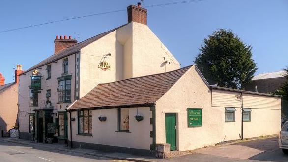 Bull Hotel, Abergele