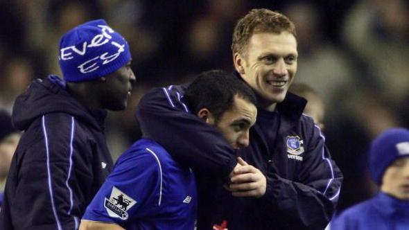 Leon Osman and David Moyes during Moyes' first spell at the club in 2005