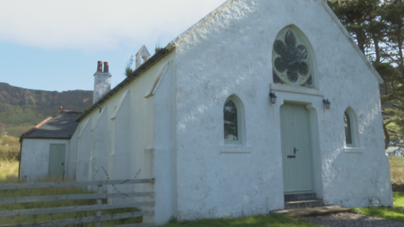 Eaglais Naomh Dhonnain