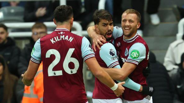 Thomas Soucek celebrates his goal for West Ham at Newcastle with his team-mates