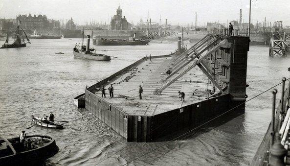 Mount Stuart Pontoon tua 1905