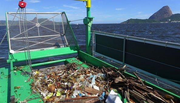 'Eco-boat' in Guanabara Bay