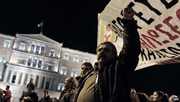 Protest outside the Greek parliament (22 January 2014)