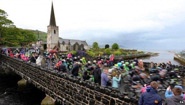 Glenarm Giro d'Italia crowd