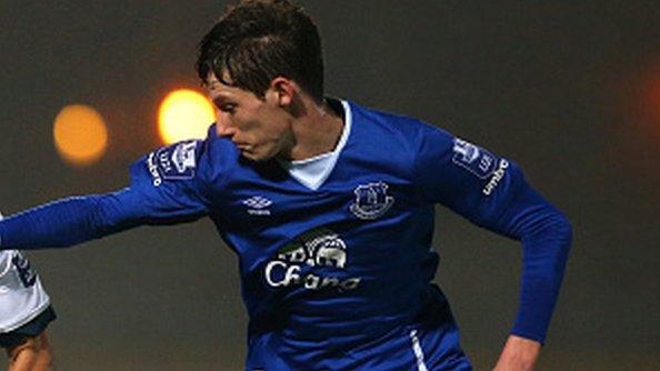 Matty Foulds playing for Everton Under-21s